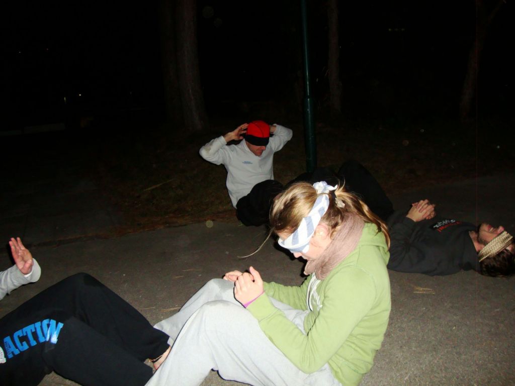 Blind & barefoot - Sit-ups 2