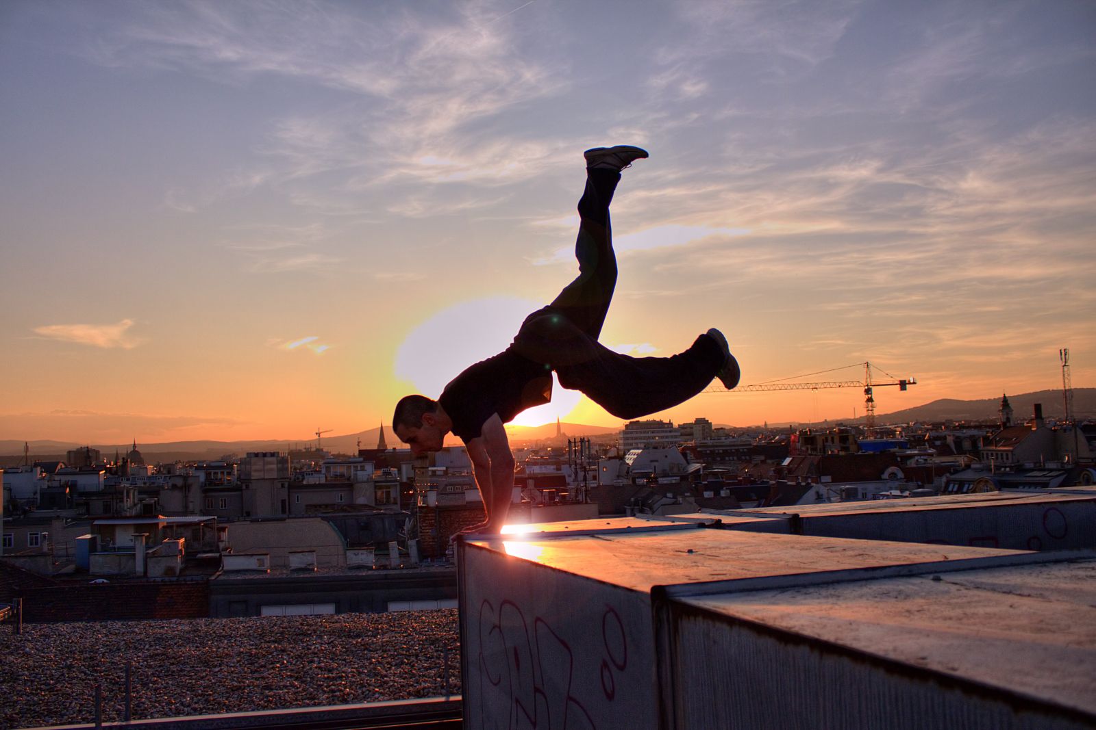 паркур субкультура. трейсеры паркур. трейсер паркурщик. видео про парку. паркур трюки.
