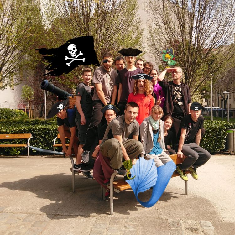 IMG_20190407_133437_smaller_pirates.thumb.jpg.c6c0c42abc04f1c77de58a87324ee84a.jpg